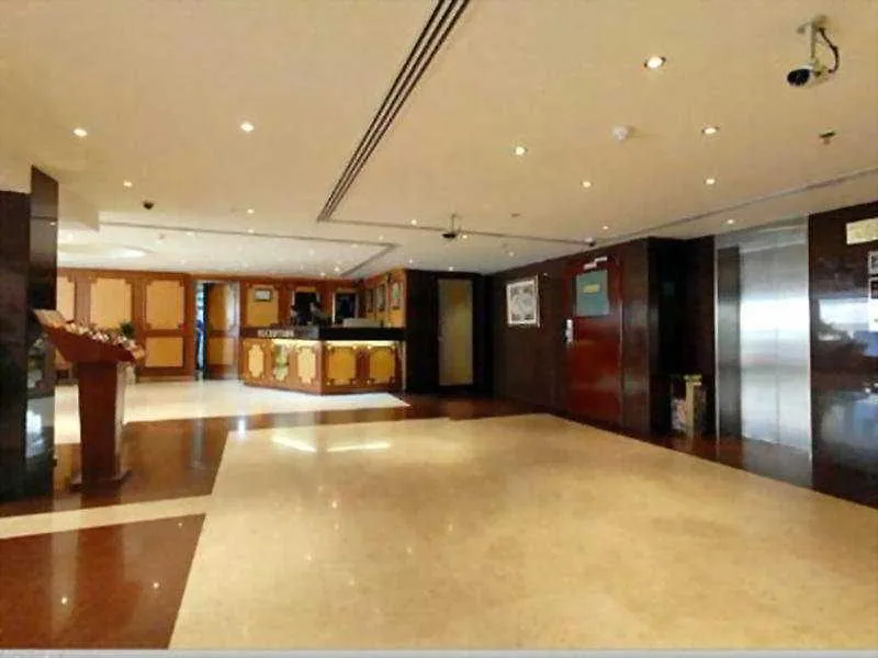 دبي London Crown 1 Hotel Apartments 3*,